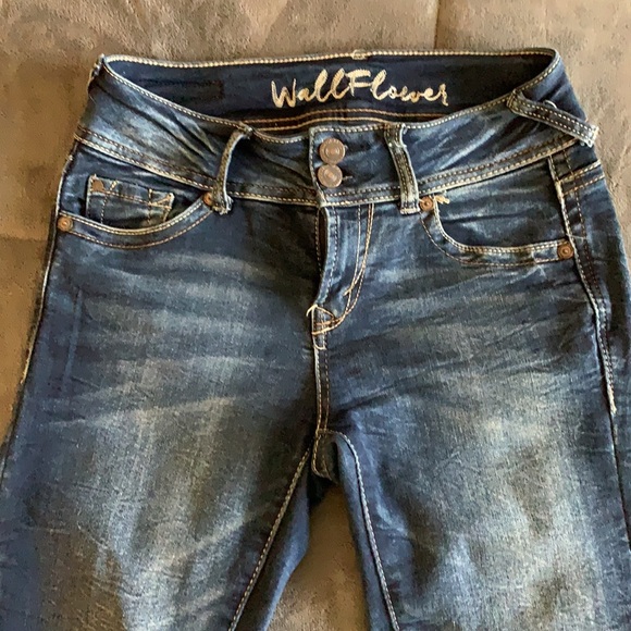 Like New! WallFlower jeggings. - Picture 2 of 11